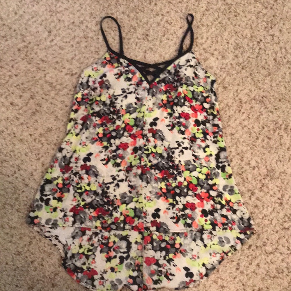 Floral Fun Top - Size Small Studio Y